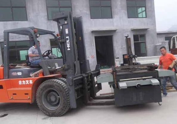 新吴区电子厂设备移位，请问怎么租叉车？